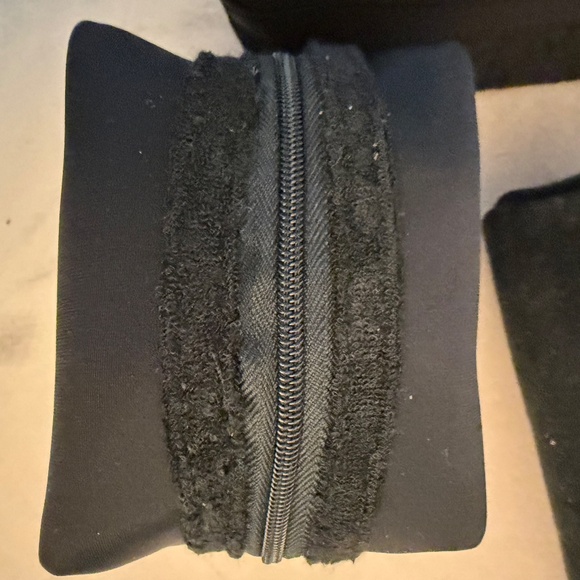 Chanel Beauté 3 piece Cosmetic Case Set - Picture 8 of 9